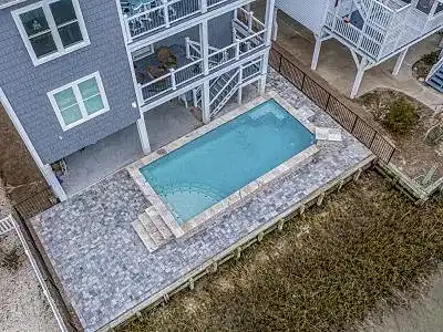 Lux project custom pool with beautiful vinyl design